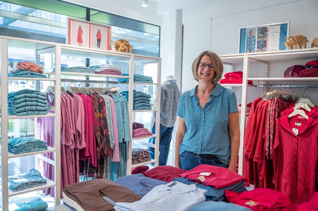 Christa Hausmair bei der persönlichen Modeberatung im Checkpot Hietzing.